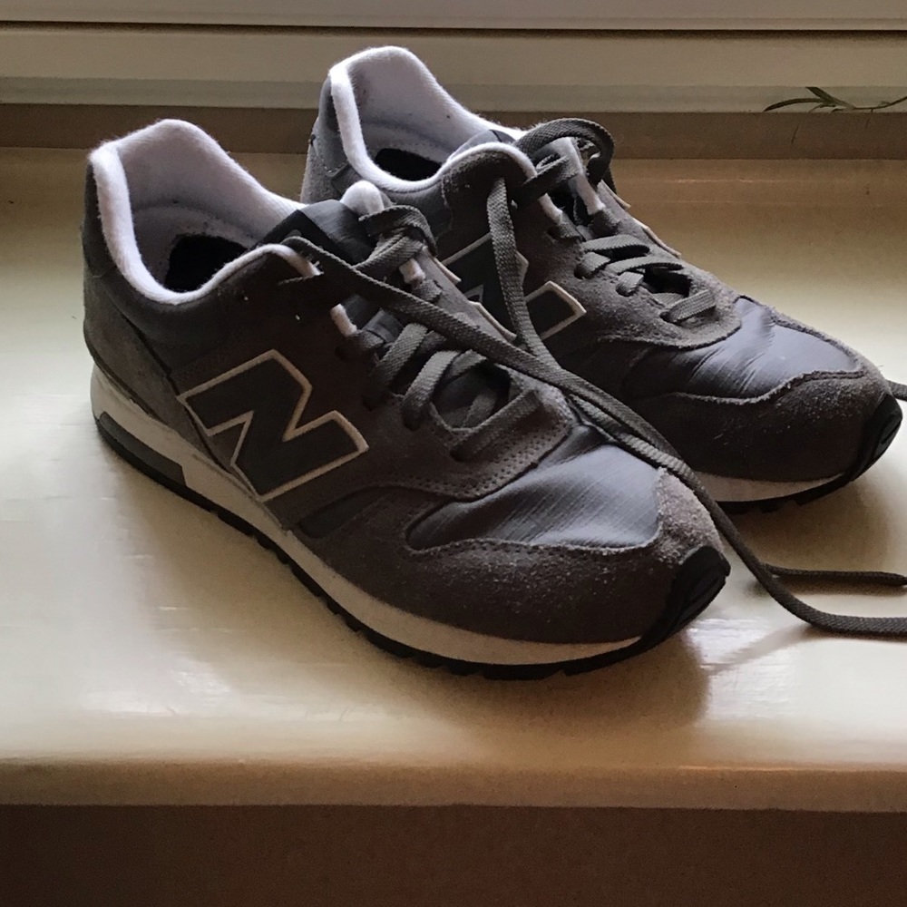 New Balance Shoes men’s size 7.5/ women’s size 9